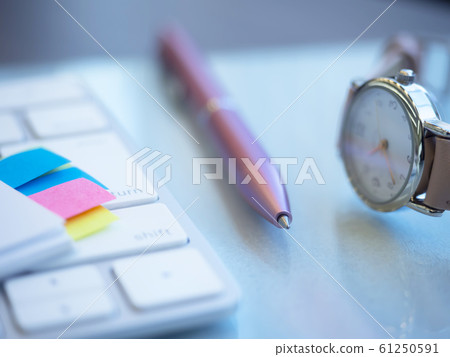 商業形象·文件·鍵盤·女性 商業形象·文件·鍵盤·女性 61250591