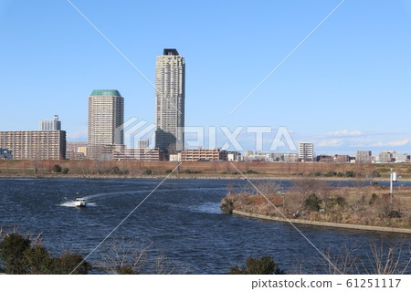 A boat running on Arakawa A boat running on Arakawa 61251117