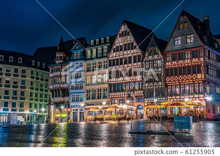 Night view of the old town square 61255905