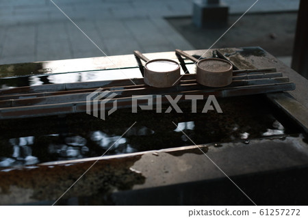 一個垃圾勺 61257272