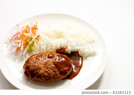 燉的漢堡半透明醬（一盤米飯色拉）。 61261113