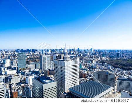 Blue Sky and Tokyo City View 61261627