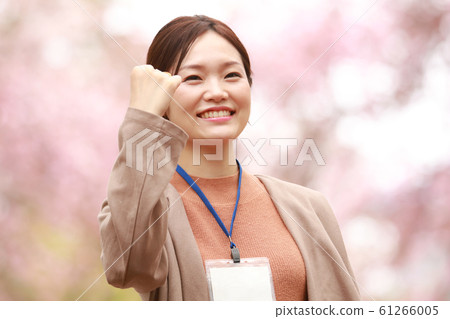 Image of female employees 61266005