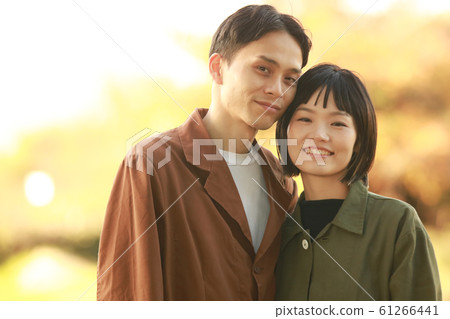 Smile couple 61266441