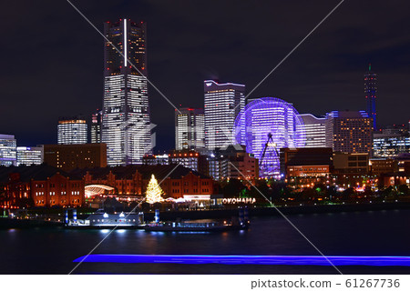 Lighting night view of the whole building of Yokohama Minato Mirai Lighting night view of the whole building of Yokohama Minato Mirai 61267736