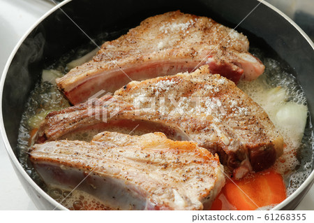 豬肉排骨拉豬肉 61268355
