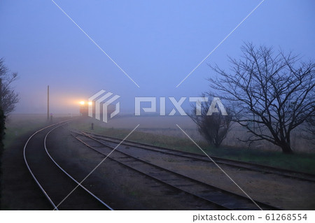 Kominato Railway "Shrouded in winter evening mist" 61268554