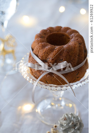 Kugroff cake with ribbon Kugroff cake with ribbon 61269922