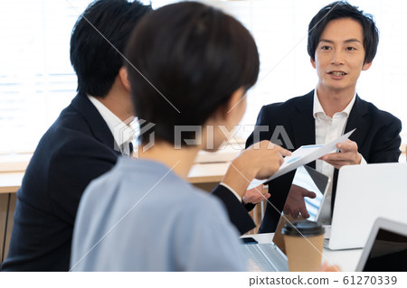 男女共享辦公室會議 61270339