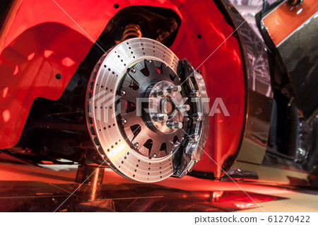 Brake disk and a wheel hub 61270422