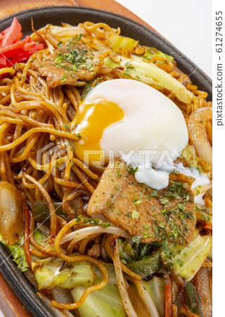 Delicious fried noodles with eggs Delicious fried noodles with eggs 61274655