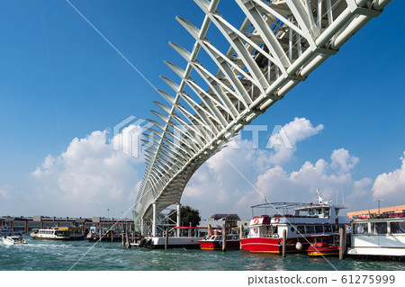 Bridge of the People Mover in Venice, Italy 61275999