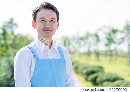 一個微笑的照顧者 一個微笑的照顧者 61276693