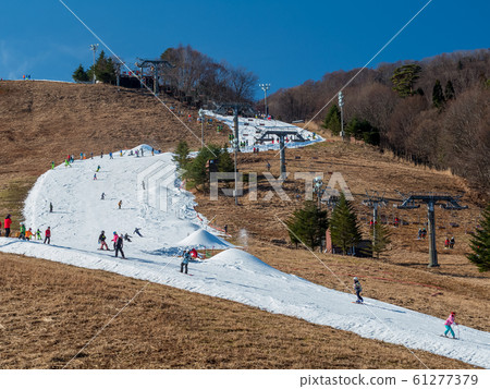 Okugami Nabe Ski Resort became open only for artificial skis in the warm winter 61277379