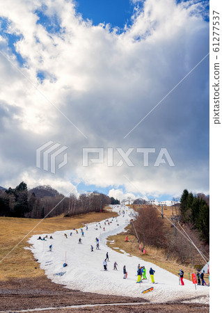 八winter高原滑雪場在溫暖的冬天僅對人造滑雪開放 八winter高原滑雪場在溫暖的冬天僅對人造滑雪開放 61277537