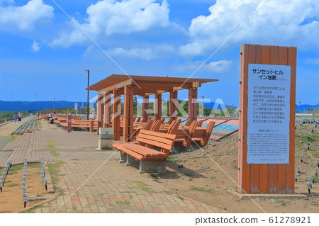 [Ishikawa Prefecture] Sunset Hill Inn Masuho's longest bench in the world 61278921