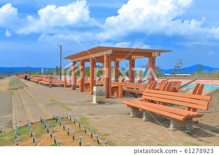 [Ishikawa Prefecture] Sunset Hill Inn Masuho's longest bench in the world 61278923