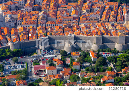 Scenic aerial view of Dubrovnik city on a sunny morning. 61280718