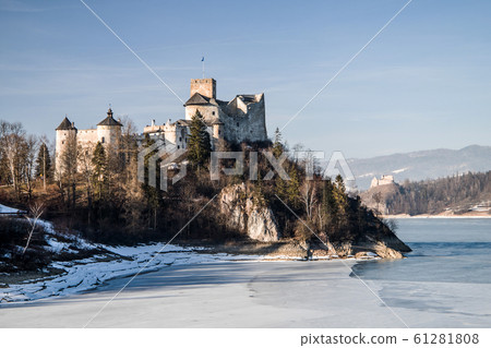 Castle in Niedzica, Poland, Czorsztyn lake. Dunajec castle. 61281808