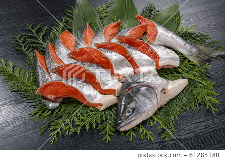 美味的三文魚柳 61283180