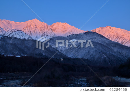 冬季白馬三山的黎明 61284466