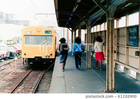 Tsurumi Line on Saturday Tsurumi Line on Saturday 61288900