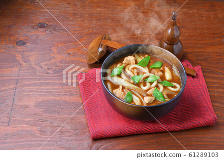 注意）蒸汽已修飾。在冬季咖哩烏冬面。 （手工/韭菜洋蔥，雞胸肉，油炸，絲莢） 61289103