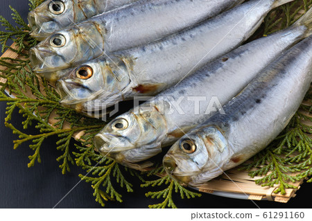 Whole dried sardine Whole dried sardine 61291160