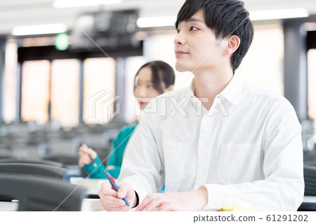 Student class photography cooperation `` Kinki University '' 61291202