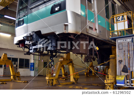 The JR East E233 series whose trolley was removed for inspection The JR East E233 series whose trolley was removed for inspection 61296502