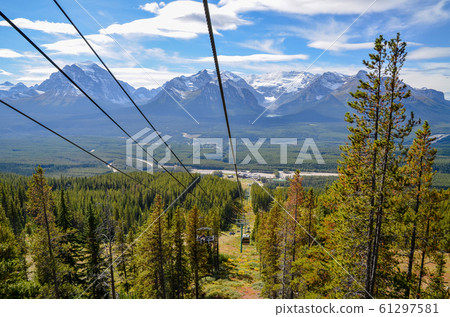秋季加拿大落基山脈-路易絲湖和懷特霍恩纜車(加拿大班夫國家公園) 秋季加拿大落基山脈-路易絲湖和懷特霍恩纜車(加拿大班夫國家公園) 61297581
