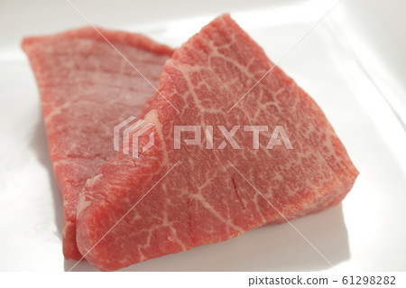 High-class Japanese black beef tenderloin thick slices for yakiniku 61298282