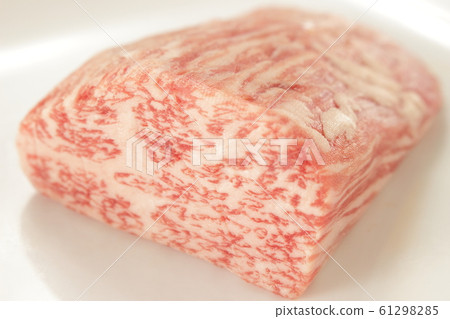 Japanese black beef Tomo triangle mass marbled Japanese black beef Tomo triangle mass marbled 61298285
