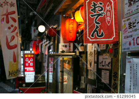 Omoide Yokocho, West Exit of Shinjuku Red lanterns at a bar 61299345
