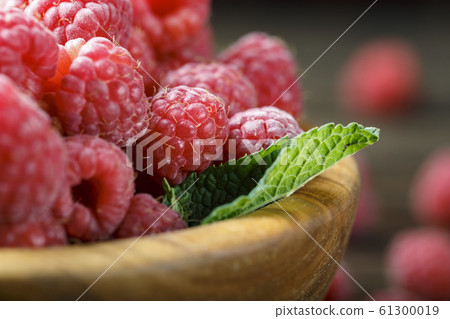 raspberry crop close-up raspberry crop close-up 61300019