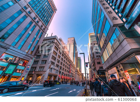 日本東京的城市景觀：元旦和日本橋三越的景色 61300068