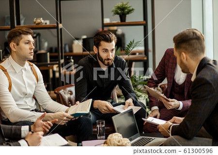 cooperation of successful business men cooperation of successful business men 61300596