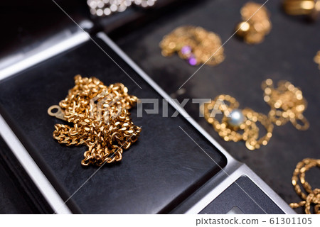 Image of gold purchase Image of gold purchase 61301105