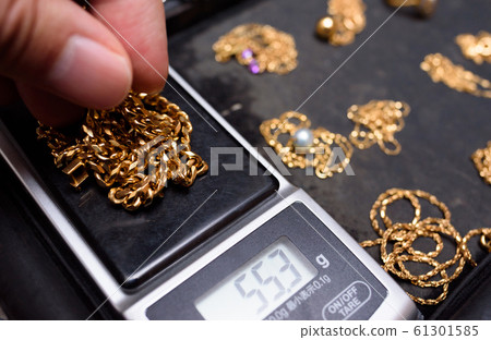 Image of gold purchase Image of gold purchase 61301585