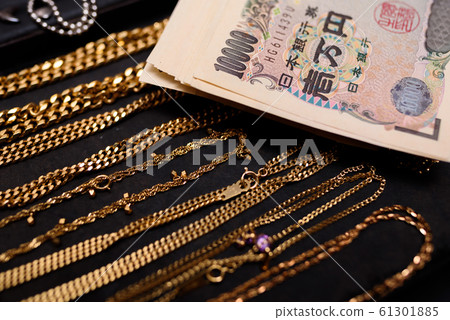 Image of gold purchase Image of gold purchase 61301885