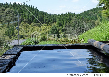 Kurokawa Onsen Kounoyu Deep open-air bath Standing hot water Kurokawa Onsen Kounoyu Deep open-air bath Standing hot water 61303093
