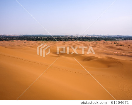 Xinjiang Uighur Autonomous Region · Kumutag Desert / Kumutage Desert, Xinjiang, China 61304671