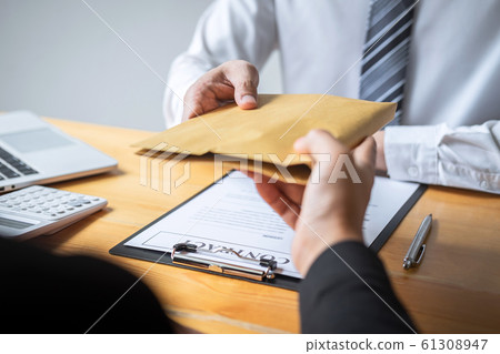 Dishonest cheating in illegal money, Business 61308947