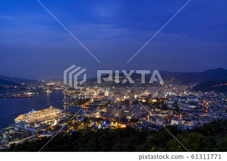 [Nagasaki Prefecture] Night view of Nagasaki city (Nabekan Park) 61311771