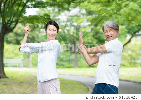 Jogging middle couple couple exercise image Jogging middle couple couple exercise image 61318425