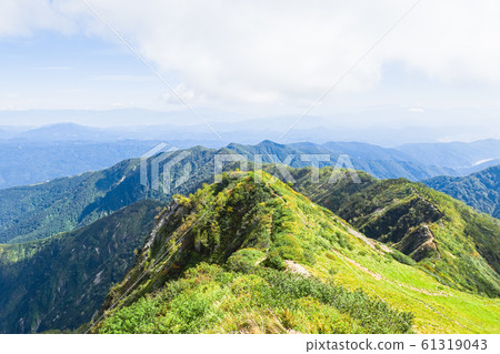 Goryudake mountain climbing in autumn (Tomi ridge seen from Mt. 61319043