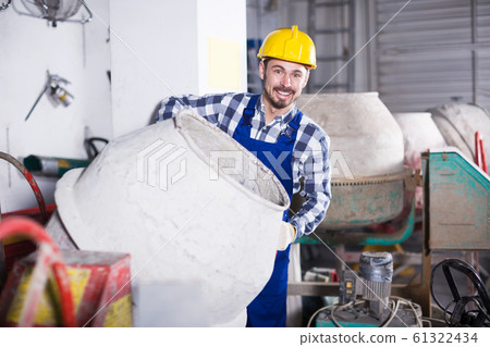 Worker work with cement mixer Worker work with cement mixer 61322434
