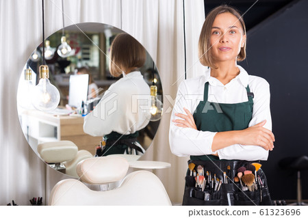 adult female professional visagiste 61323696