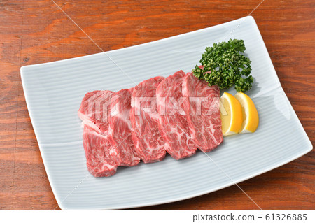 Yakiniku, domestic beef "Sagari (part)" meat. Yakiniku restaurant, Korean restaurant image. Beef, beef, grilled meat dishes. Yakiniku, domestic beef "Sagari (part)" meat. Yakiniku restaurant, Korean restaurant image. Beef, beef, grilled meat dishes. 61326885
