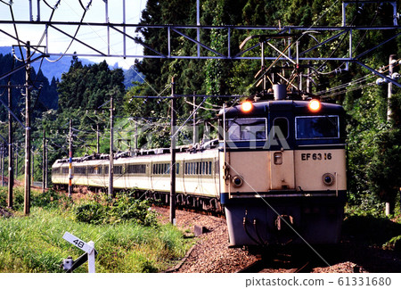 1996 EF6316的489系列L特快淺間號通過臼井通行證 61331680